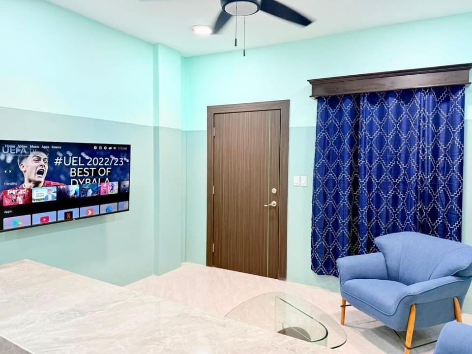 Suite, Balcony, Sea View | Interior