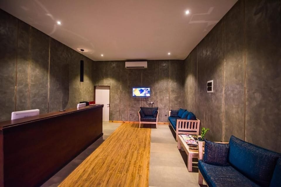 Deluxe Double Room, Balcony, Pool View | Lobby
