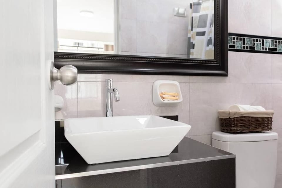 Shower, free toiletries, hair dryer, towels