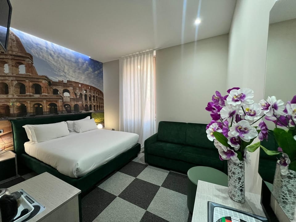 Comfort Double Room, 1 King Bed, Non Smoking | Free minibar, desk, laptop workspace, iron/ironing board