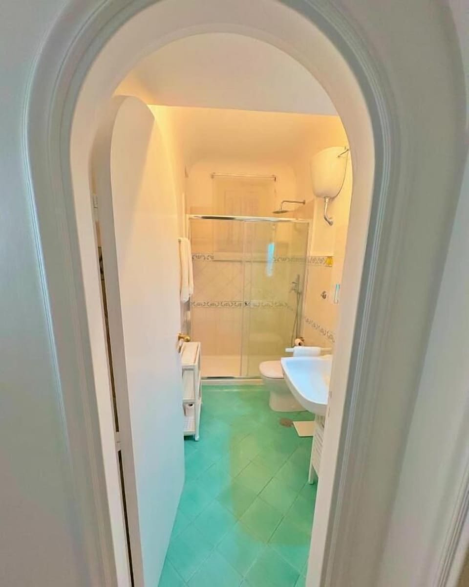 Double Room, 1 Double Bed, Balcony, Sea View | Bathroom