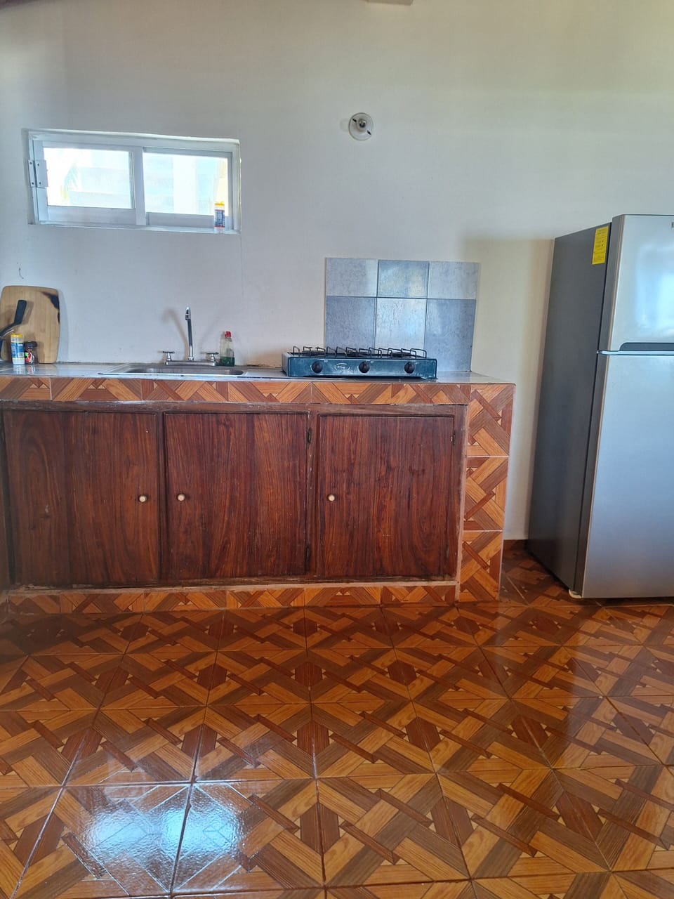 Basic Room, Balcony, Beach View | Private kitchen | Fridge, cookware/dishes/utensils