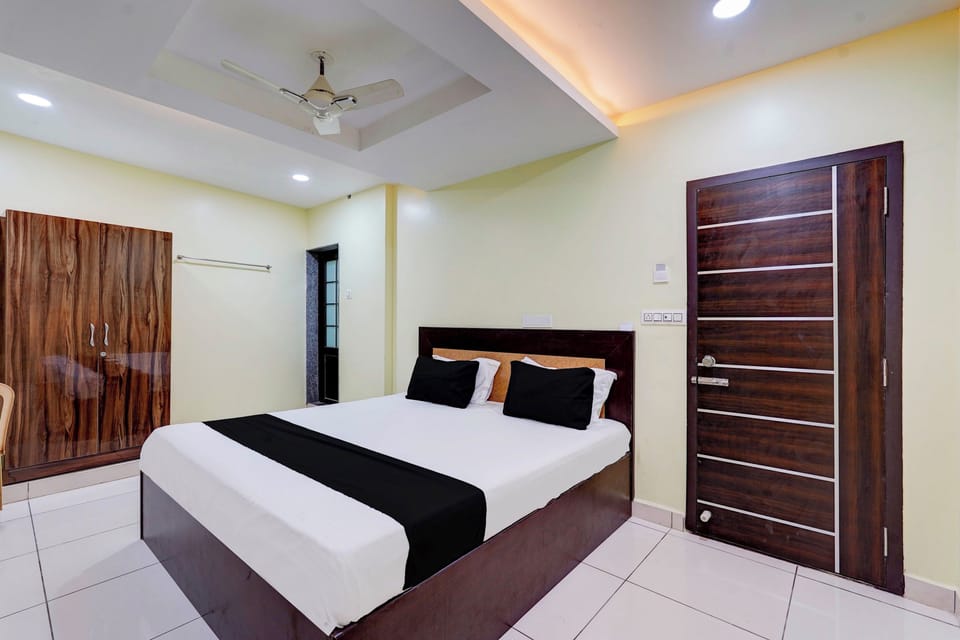 Deluxe Room | Desk, laptop workspace, free WiFi