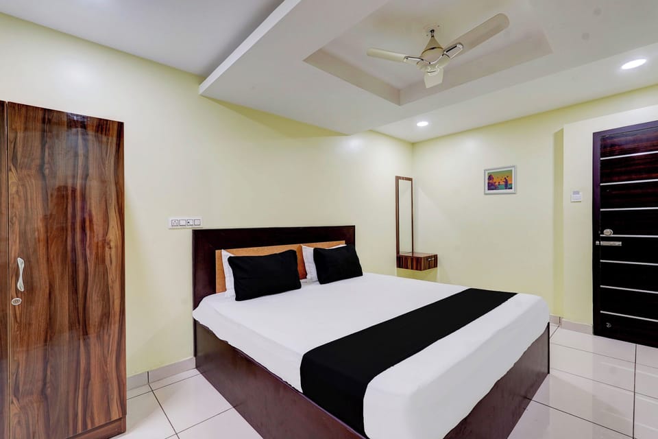 Deluxe Room | Desk, laptop workspace, free WiFi