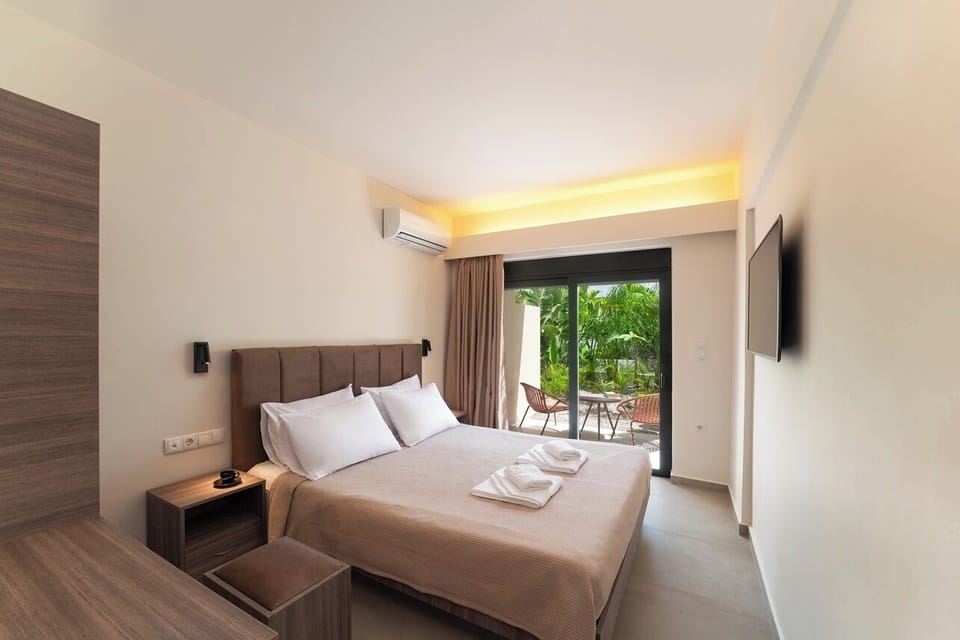 Standard Twin Room | In-room safe, blackout drapes, soundproofing, free WiFi