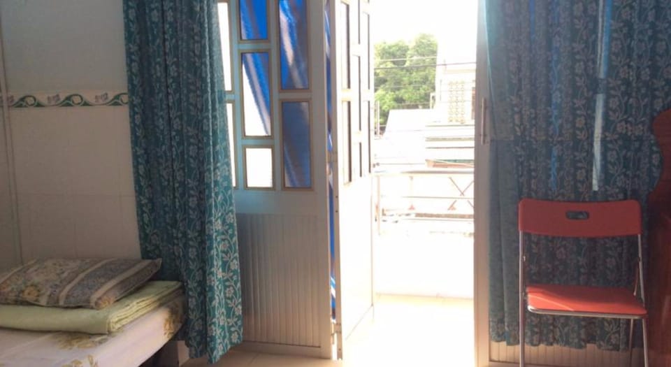 Minibar, desk, rollaway beds, free WiFi