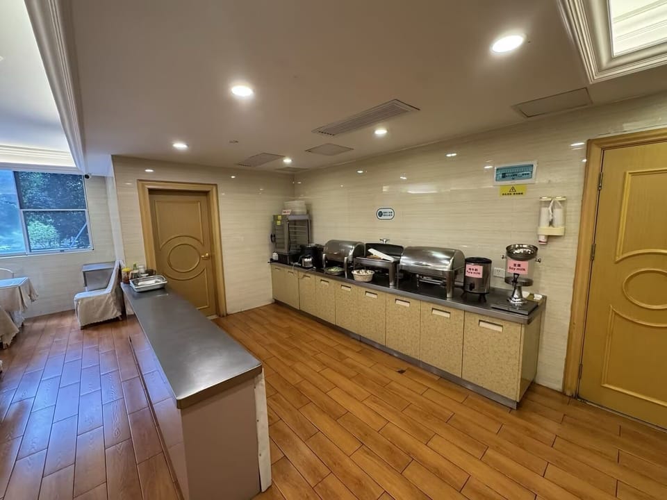 Free daily self-serve breakfast