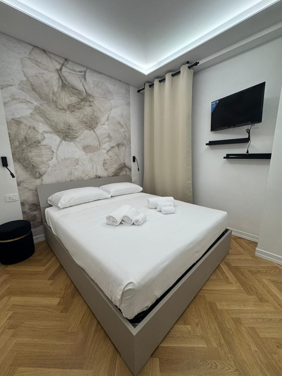 In-room safe, free WiFi