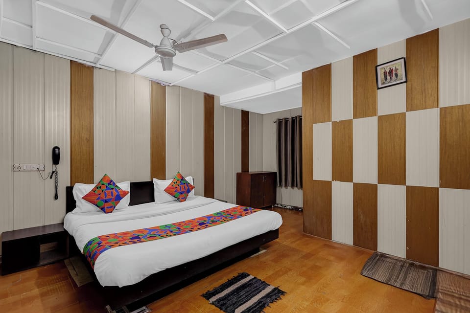 Egyptian cotton sheets, premium bedding, in-room safe, free WiFi