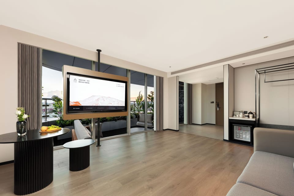 Premium Suite, Pets Not Allowed, City View | Living area