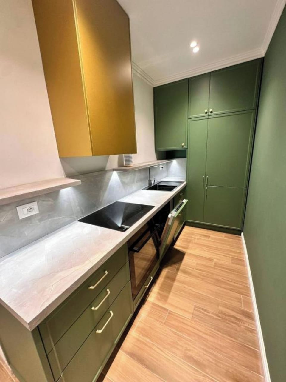 Apartment | Private kitchen | Fridge, dishwasher, dining tables