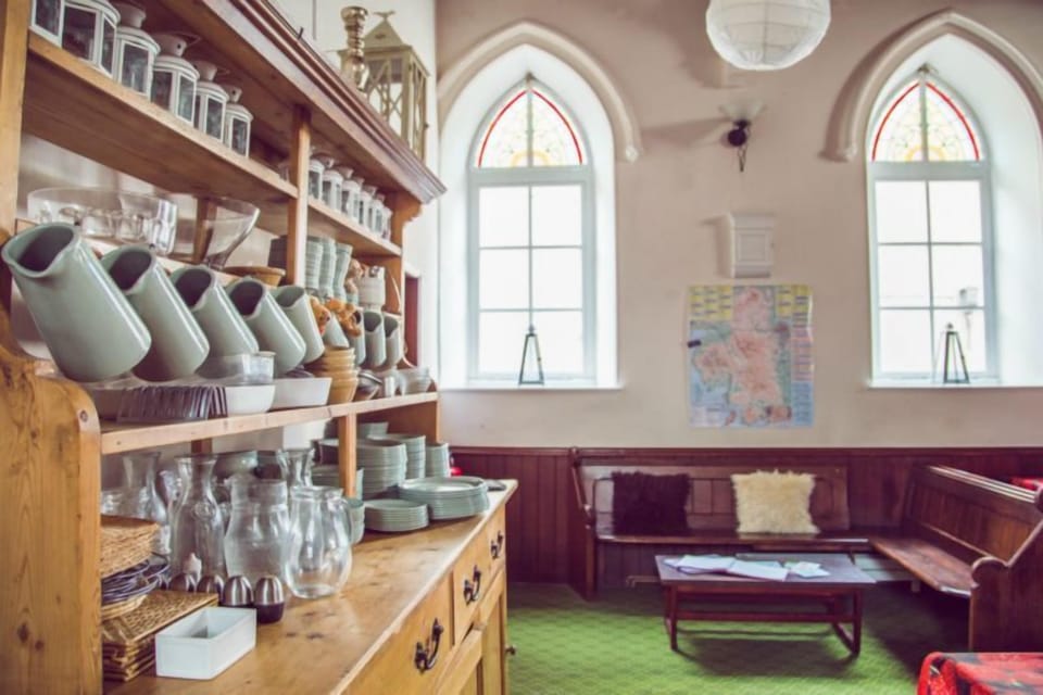 Daily full breakfast (GBP 7.50 per person)