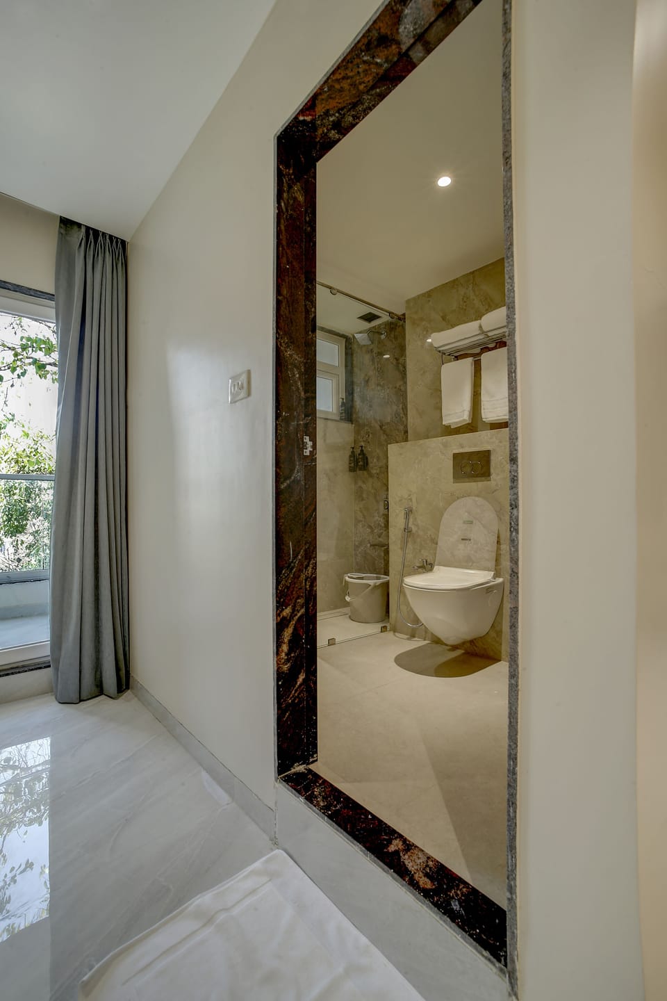 Premium bedding, minibar, individually furnished, desk