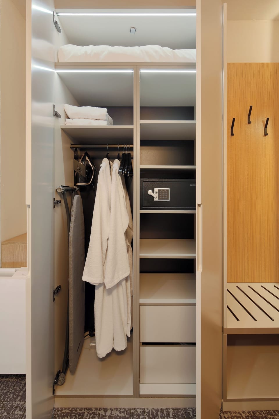 Deluxe Studio Suite | Premium bedding, memory foam beds, in-room safe, individually furnished