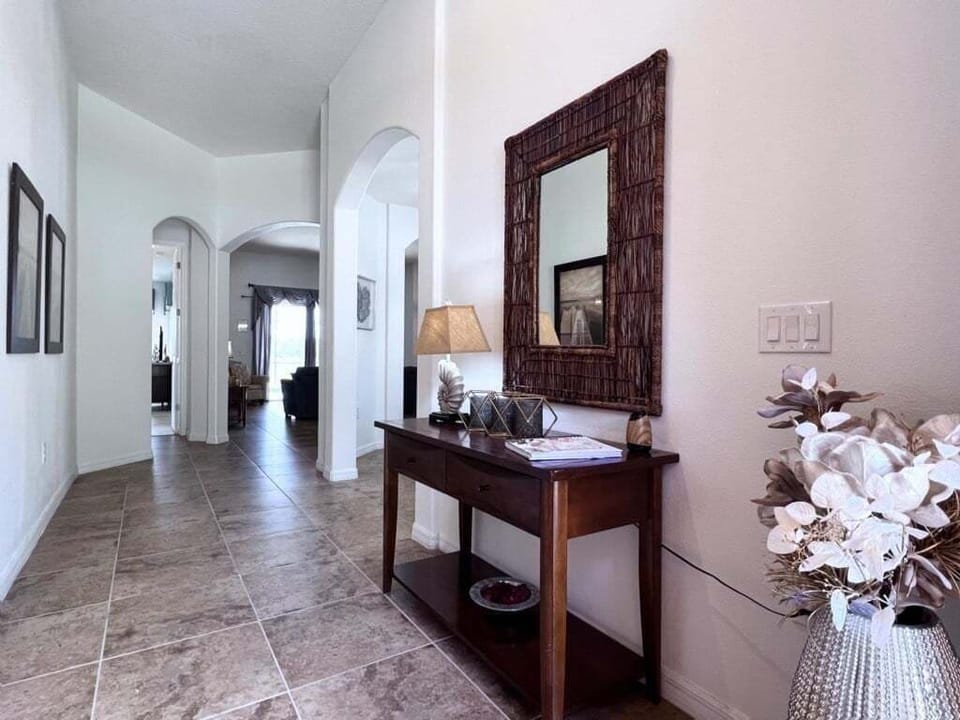 House, 5 Bedrooms | Interior