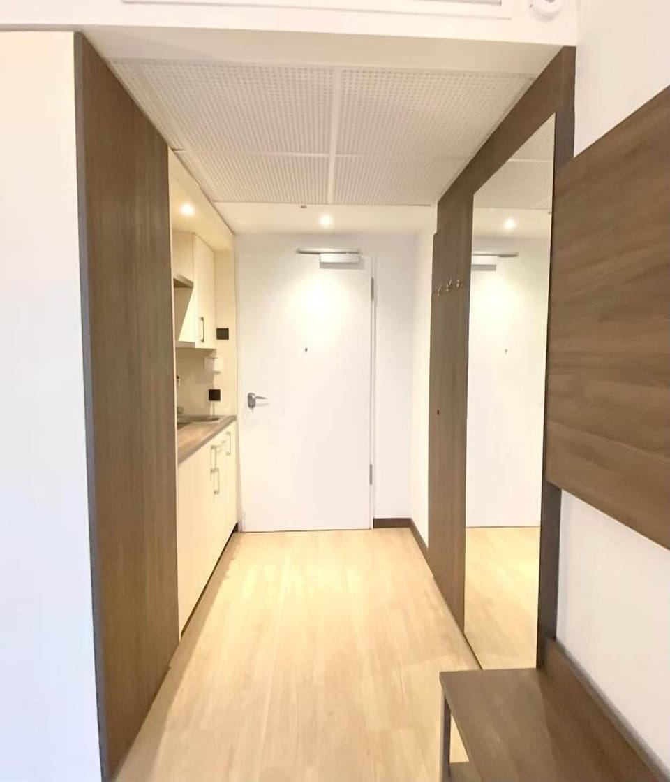 Deluxe Double Room, City View | Interior