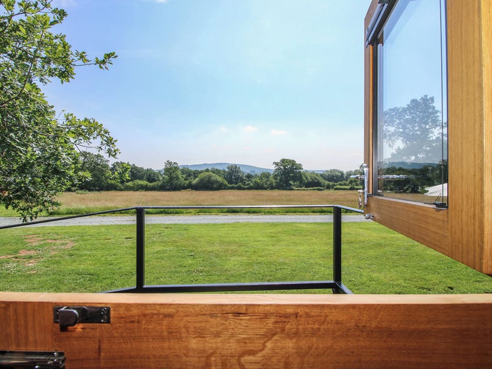 Cottage | Property grounds