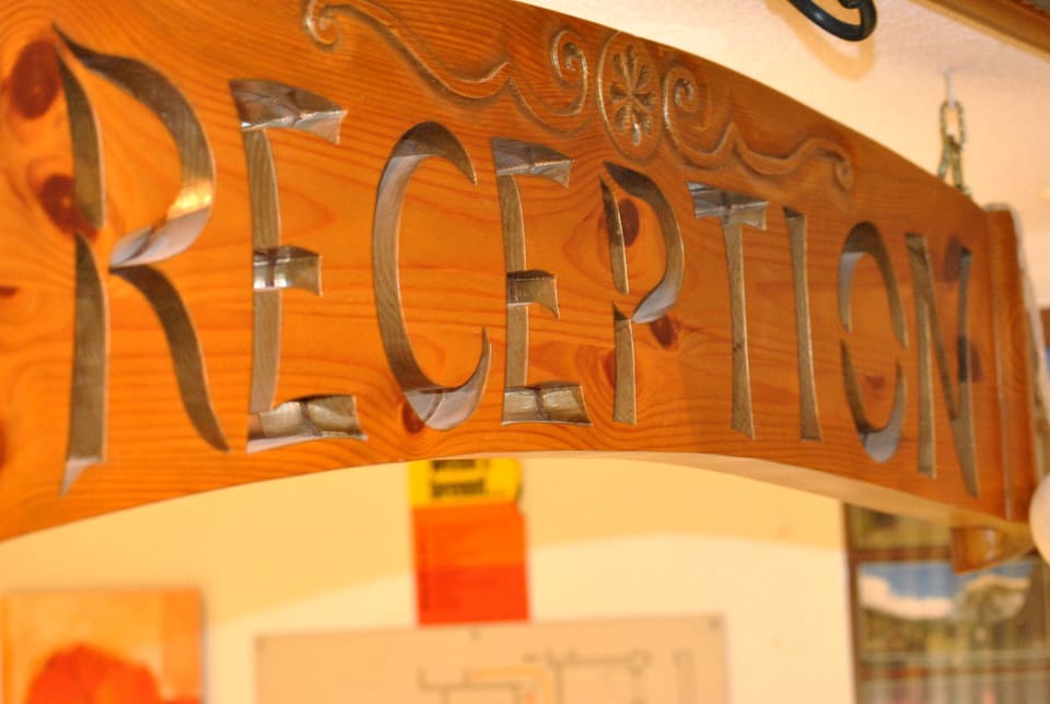 Check-in/check-out kiosk