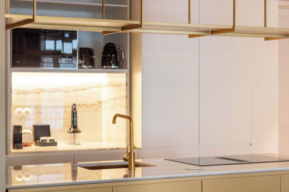 Family Apartment | Private kitchen | Fridge, microwave, oven, stovetop