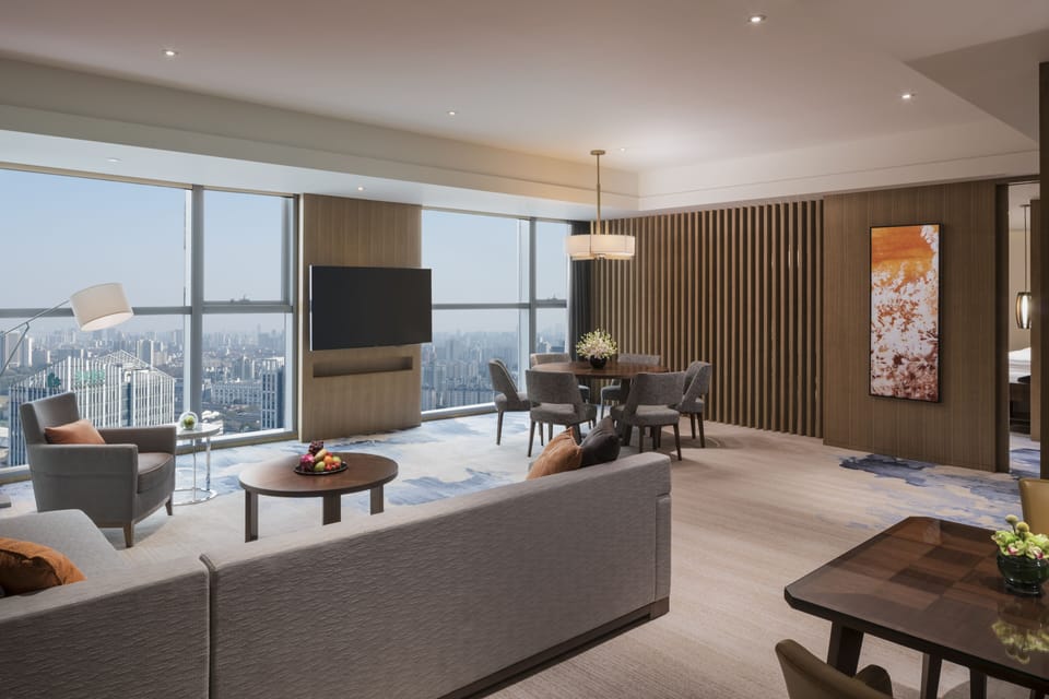 Suite (CHAIRMAN) | Minibar, in-room safe, desk, blackout drapes