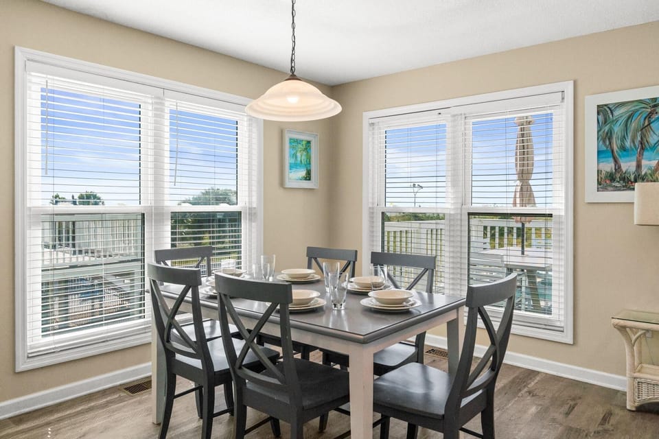 House, Multiple Beds (All Decked Out) | Dining
