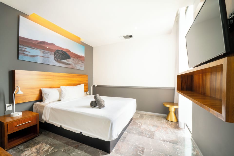 Deluxe Apartment, Balcony | In-room safe, free WiFi