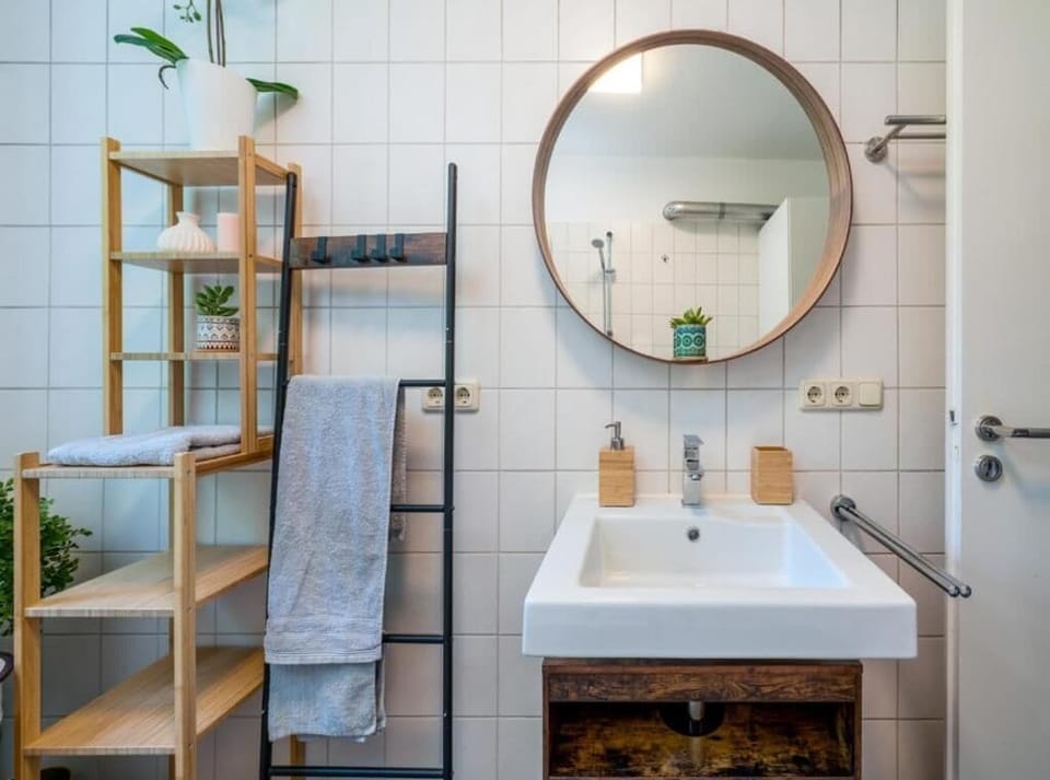 Deluxe Condo, Balcony, Garden View | Bathroom