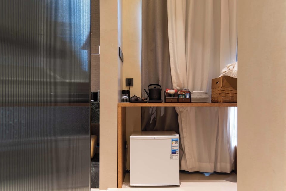 City Twin Room | Minibar (free items), desk, blackout drapes, WiFi (free)