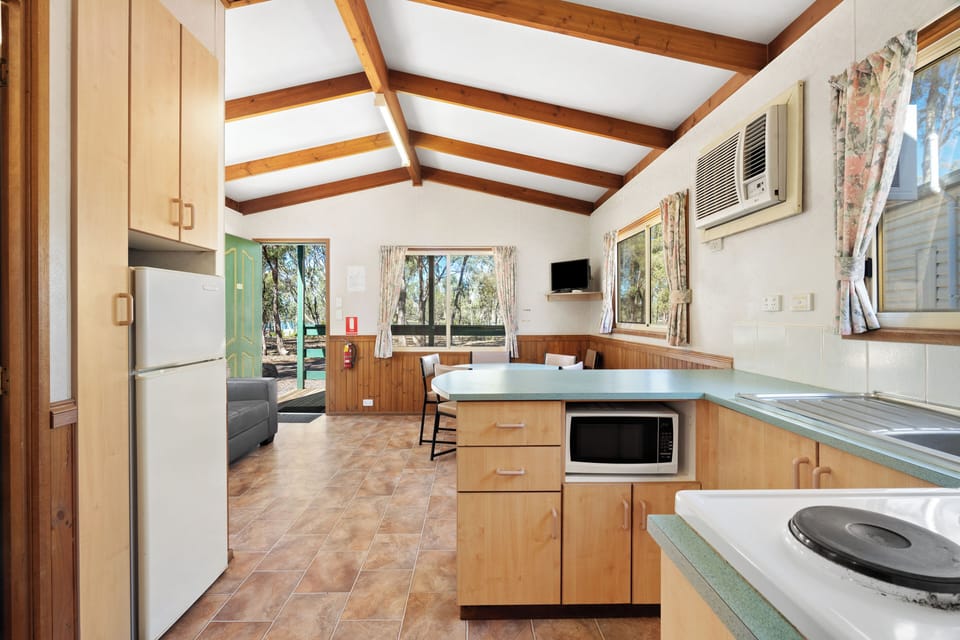2 Bedroom Lakeview D2456 @ Laanecoorie Lakeside | Private kitchen