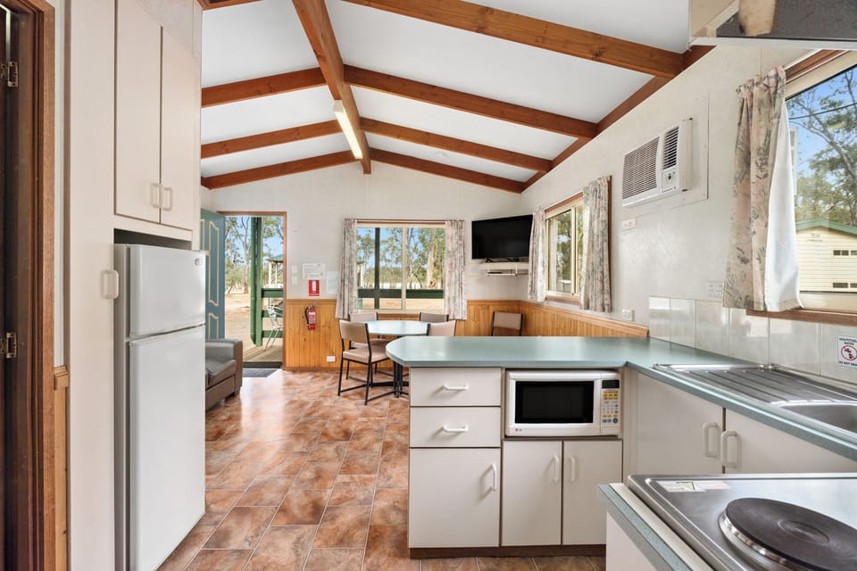 2 Bedroom Lakeview D2456 @ Laanecoorie Lakeside | Private kitchen