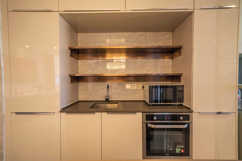 Superior Apartment, 3 Bedrooms, Balcony, City View | Private kitchen | Fridge, microwave, stovetop, cookware/dishes/utensils