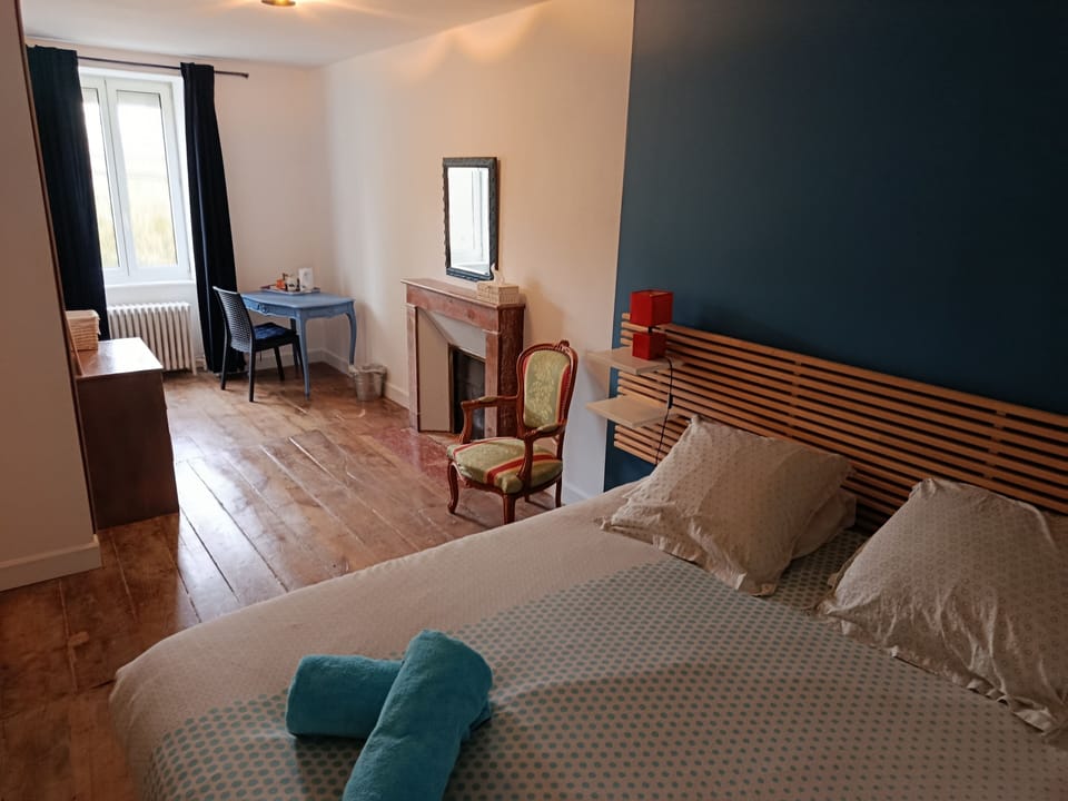 Classic Double or Twin Room | Desk, free WiFi