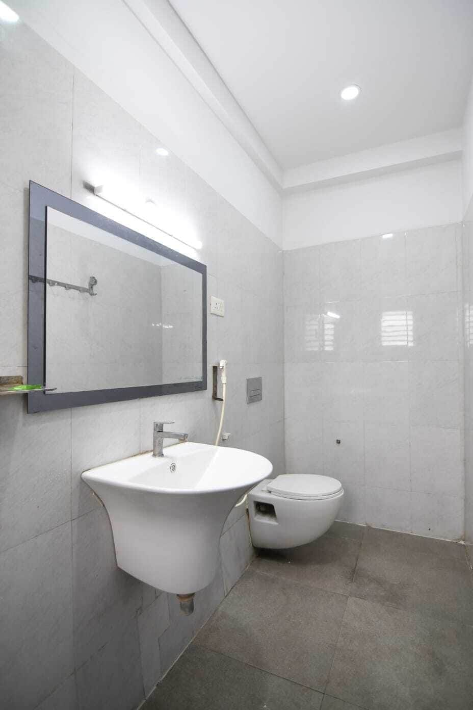 Deluxe Double Room | Bathroom | Bidet, towels, soap, shampoo