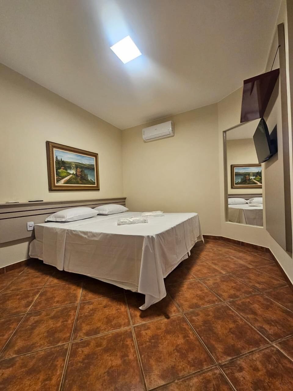 Classic Chalet | Minibar, desk, laptop workspace, iron/ironing board