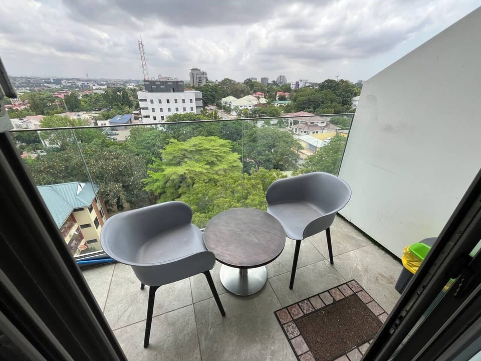 Deluxe Studio Suite, City View | Property grounds