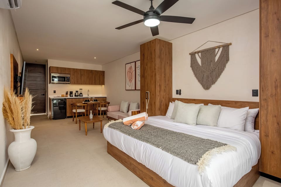 Luxury Apartment, Pool View | In-room safe, laptop workspace, free WiFi