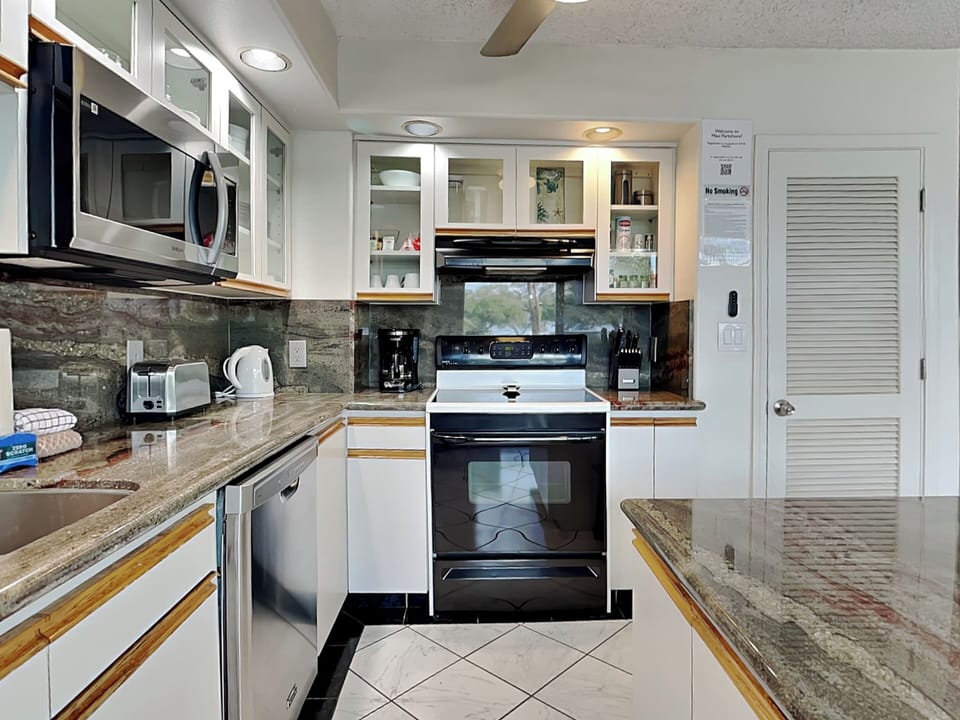 Condo (2 Bedrooms) | Property amenity