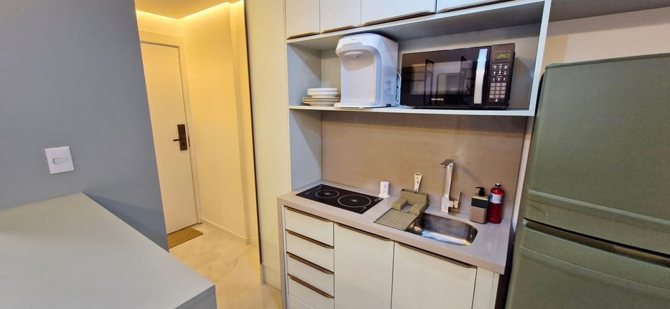 Basic Apartment | Private kitchen | Fridge, microwave, stovetop, blender