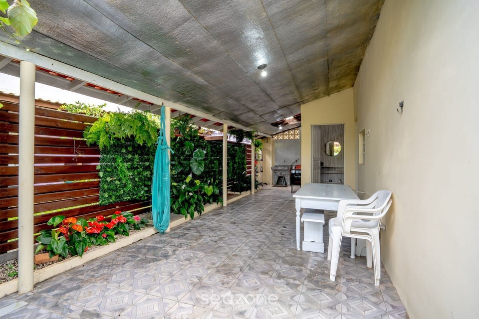 Basic Apartment | Outdoor dining