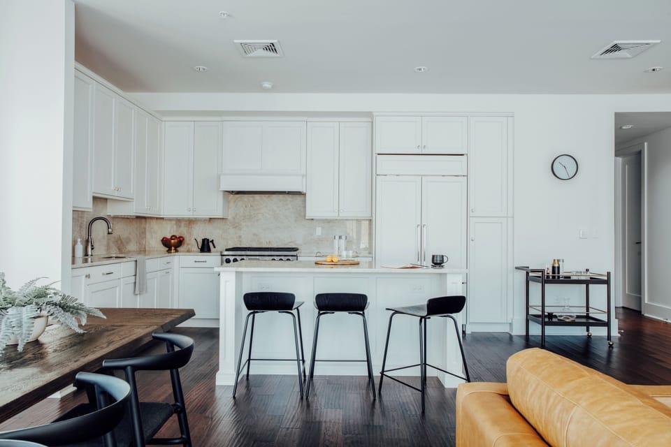 Luxury Suite, 3 Bedrooms, City View | Interior