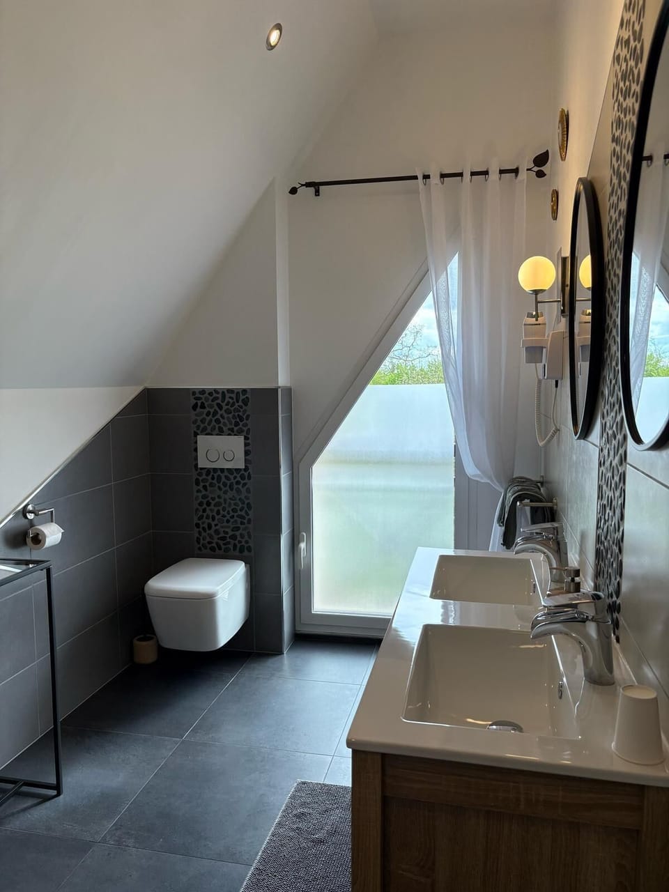 Standard Double Room, Garden View | Bathroom | Shower, towels, soap, shampoo