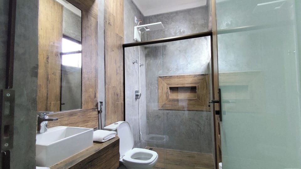 Twin Room | Bathroom