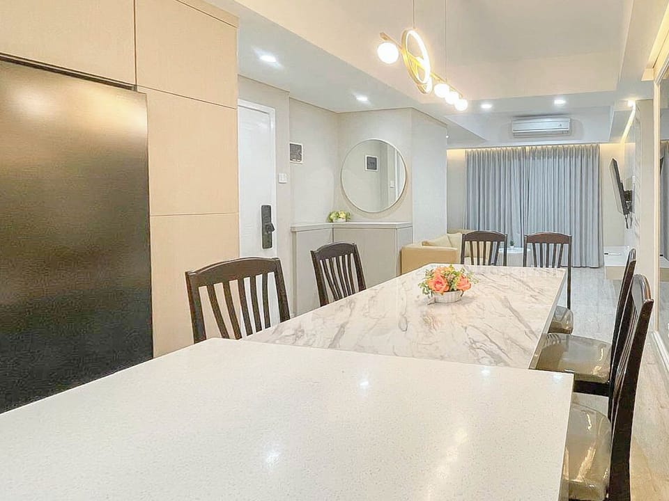 Standard Apartment | Dining room