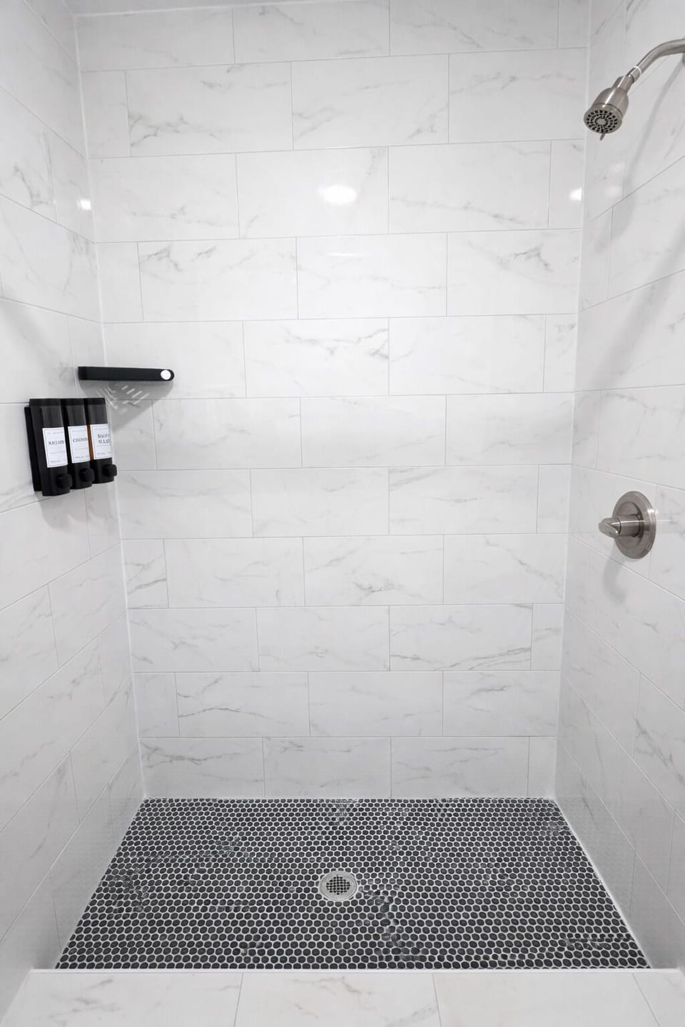 Comfort Studio, Kitchenette | Bathroom | Shower, towels, soap, shampoo