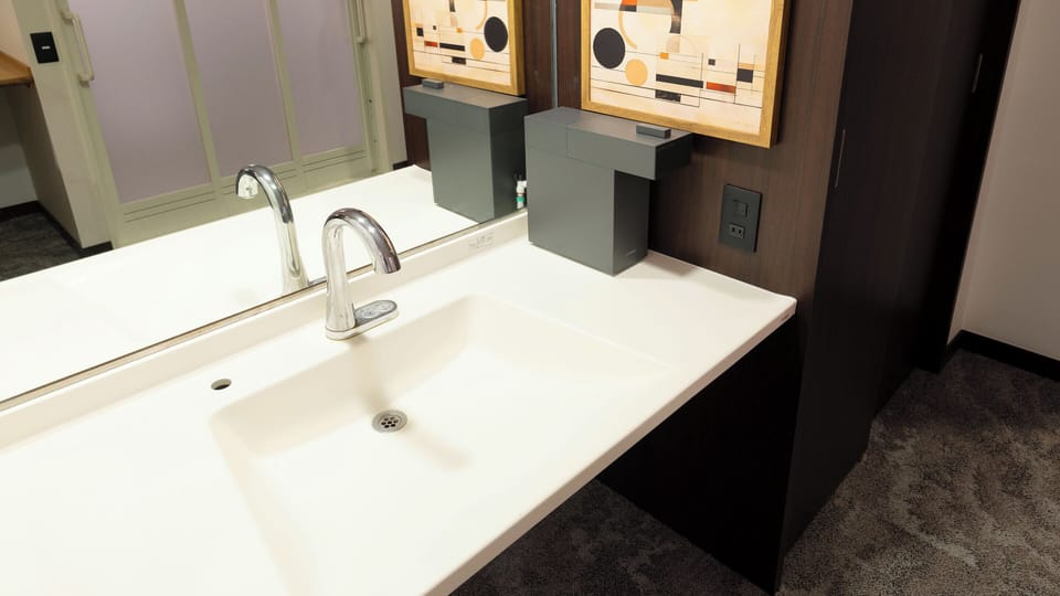 Standard Twin Room, Barrier Free, Non Smoking (for 3 people, Shower Only) | In-room safe, free WiFi, bed sheets