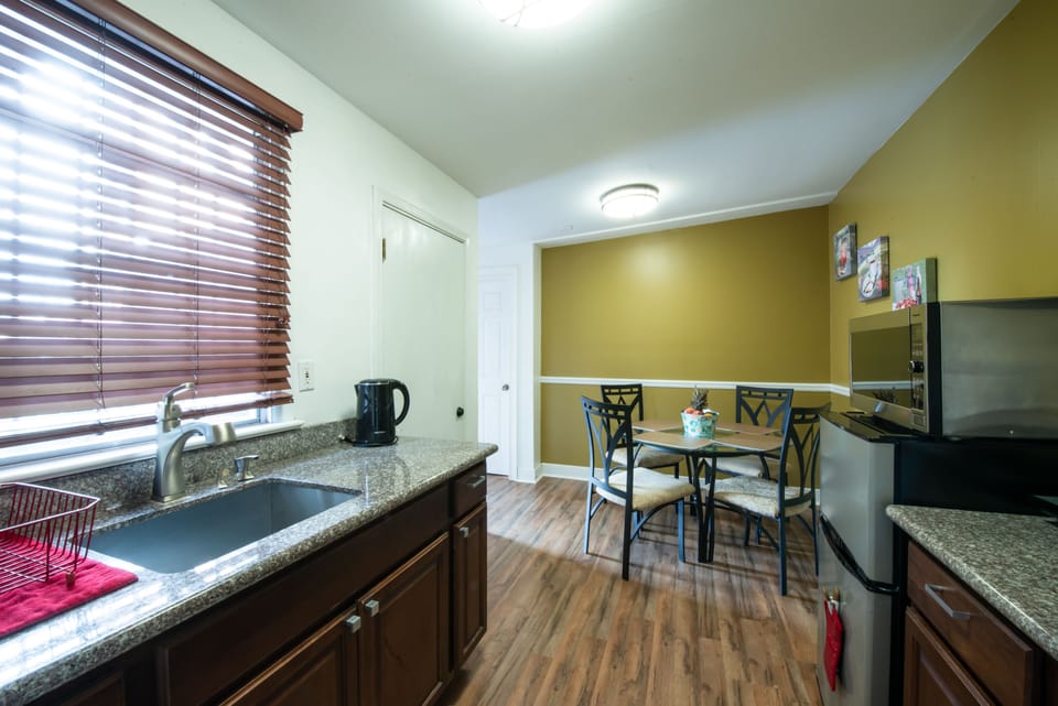 Apartment, 1 Bedroom, Kitchen, Courtyard Area | Free WiFi, bed sheets