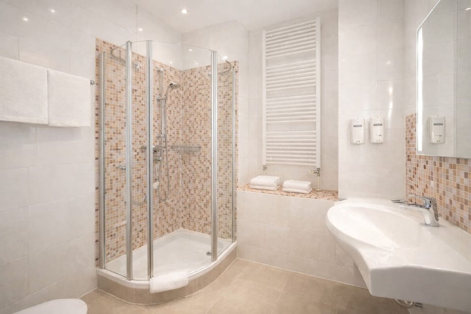 Suite | Bathroom | Hair dryer, towels, soap, shampoo