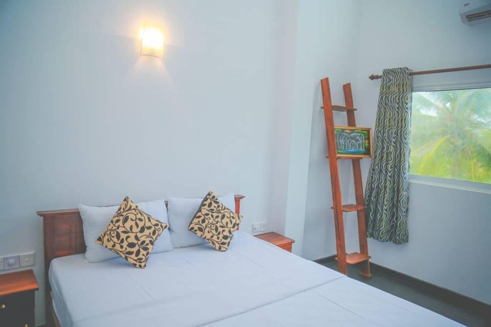 Classic Double Room, 1 Double Bed, Ocean View | Desk, laptop workspace, WiFi (free)