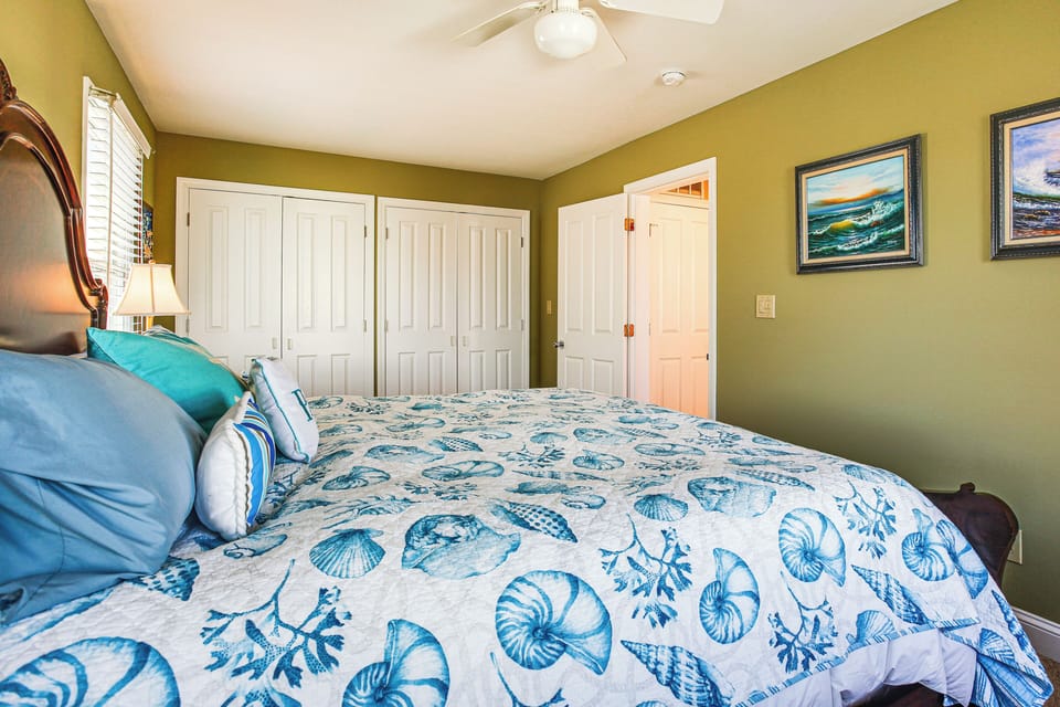 Walk to Broadway Beach! Cape May Getaway w/ Grill Apartment in West Cape May