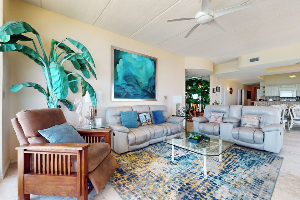 Apartment (3 Bedrooms) | Front of property